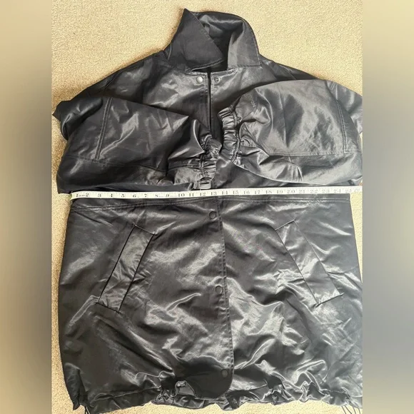 Lululemon 
Lightweight Oversized Coaches Jacket | Size small - Picture 10 of 11